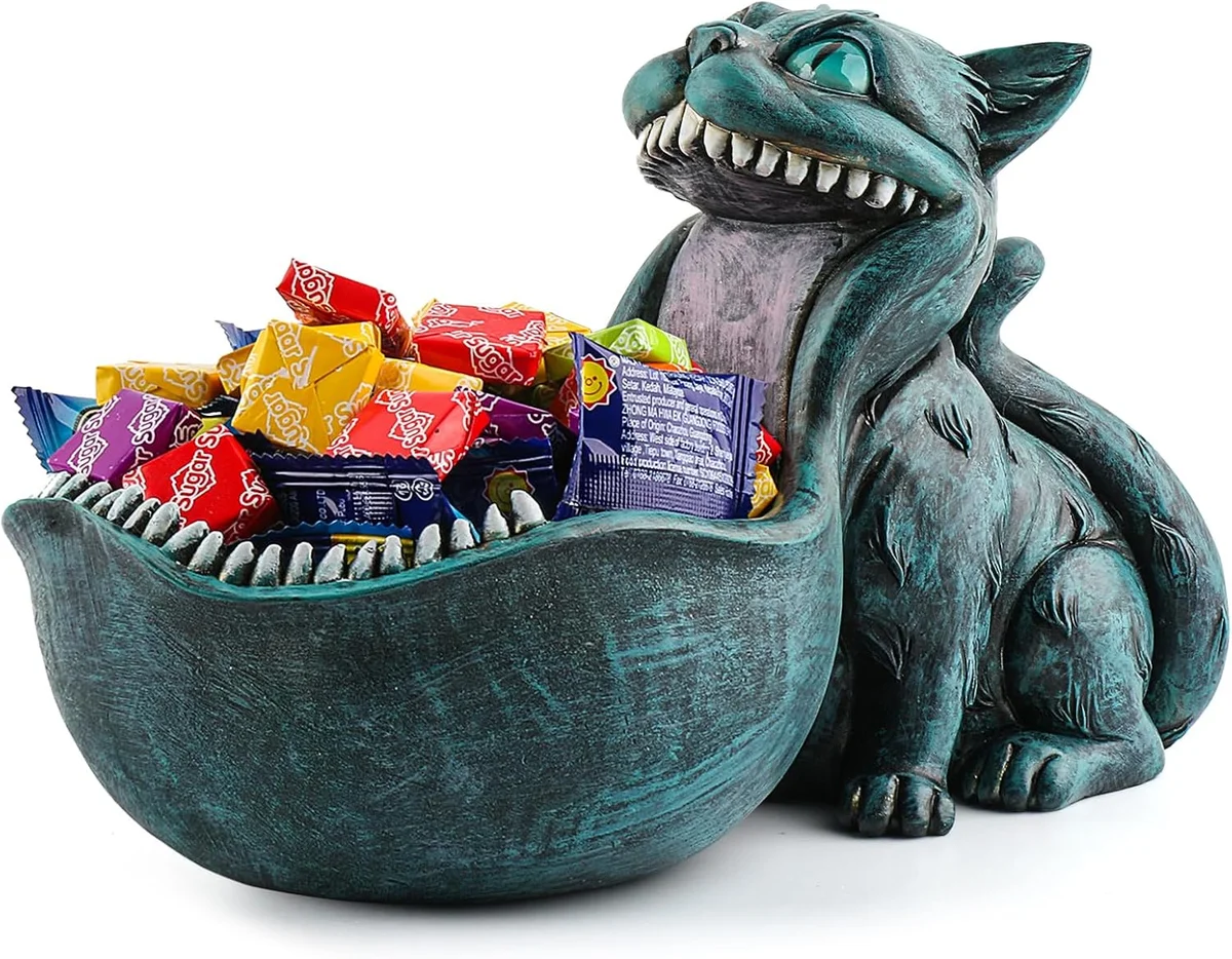 Cat statue with wide open mouth designed as a candy bowl